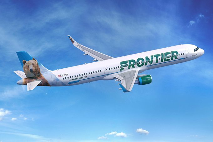Самолет A321 авиакомпании Frontier в полете