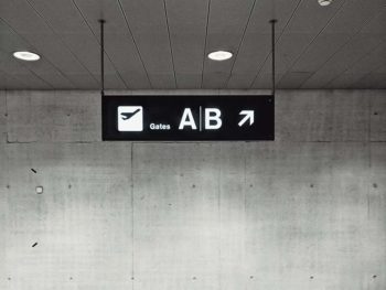 Знак ворот аэропорта