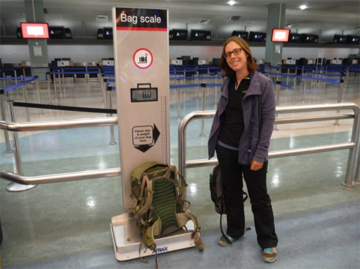 Сколько весит полный чемодан? Сколько весит 23 кг? Вот несколько советов, чтобы избежать неприятных сюрпризов в аэропорту. Фото Veganhop.