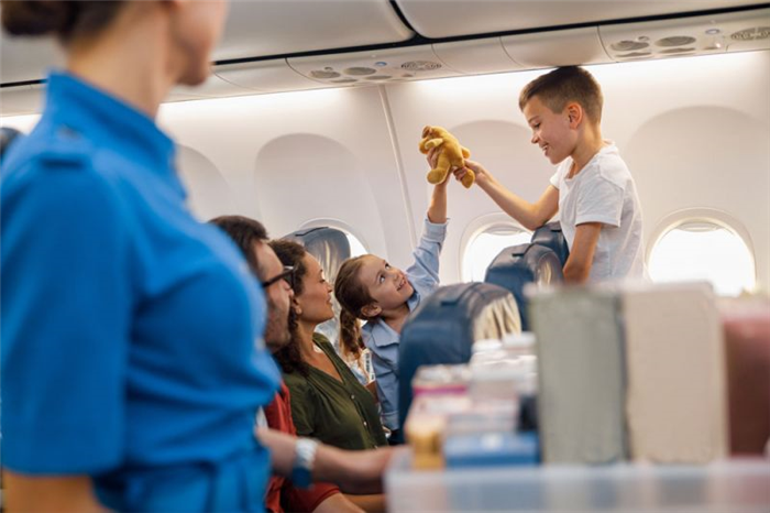 Чем занять детей в самолете